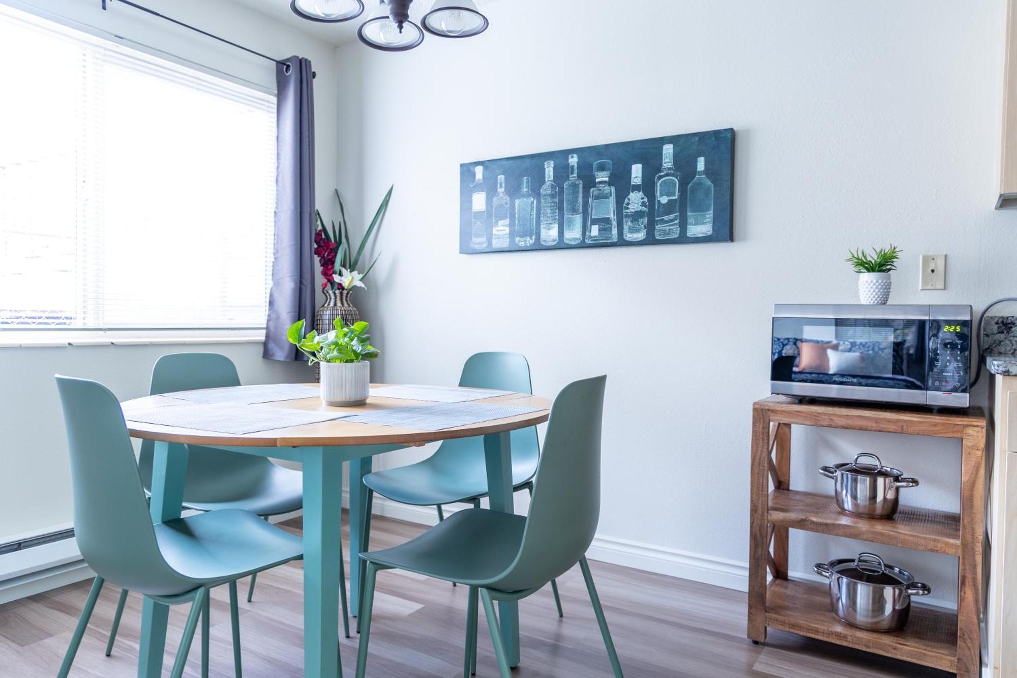 King Bed + Studio! Free Parking, Patio, Wfh Space! 시애틀 외부 사진