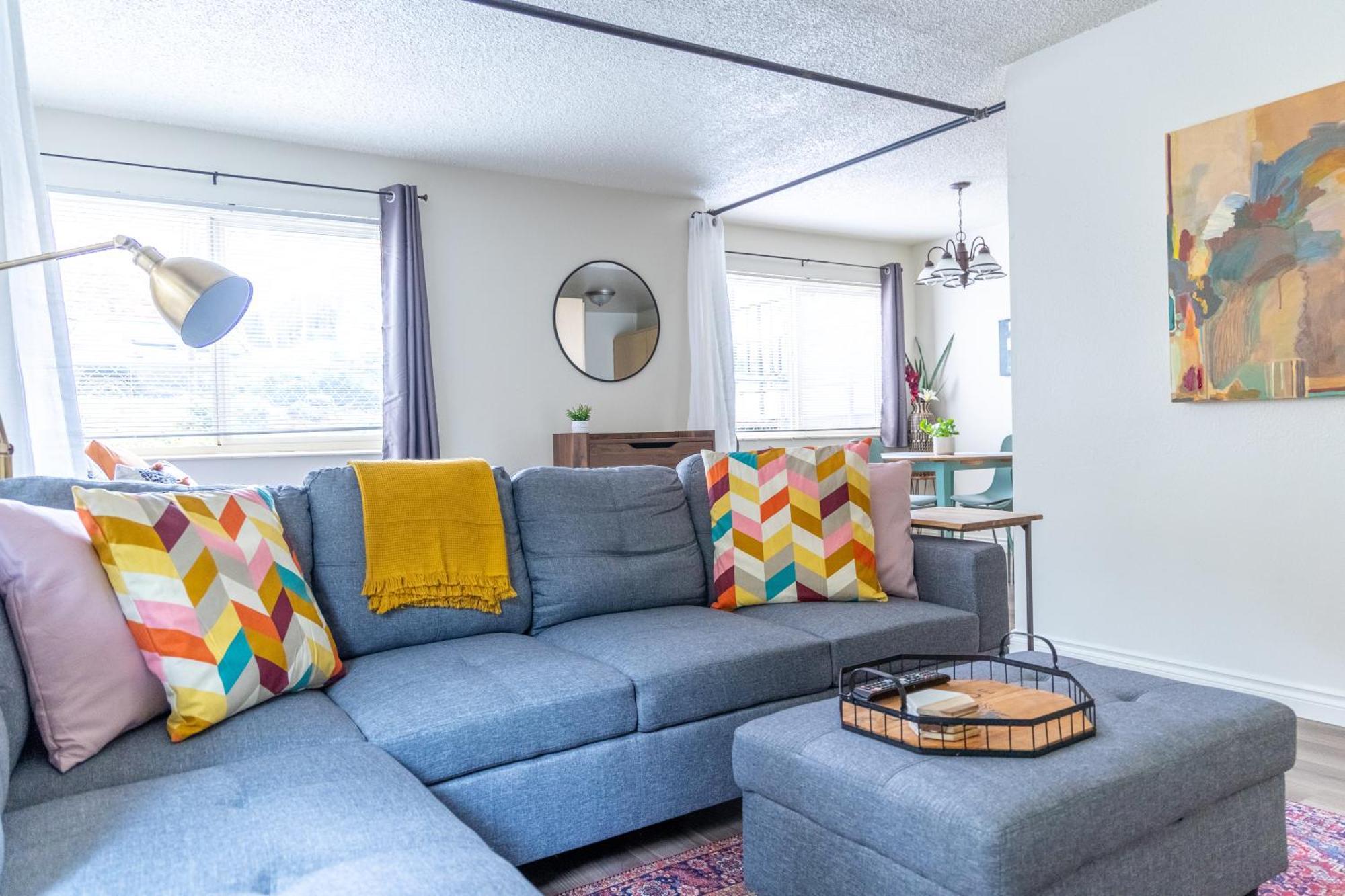 King Bed + Studio! Free Parking, Patio, Wfh Space! 시애틀 외부 사진